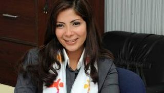 الفنانة منى زكي