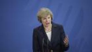 تيريزا ماي تدعو البريطانيين إلى الاتحاد في 2017