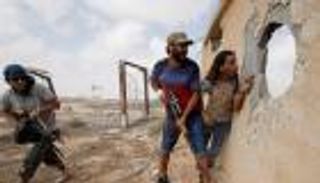 قمة ثلاثية محتملة حول ليبيا.. البحث عن حل "بعيد المنال"