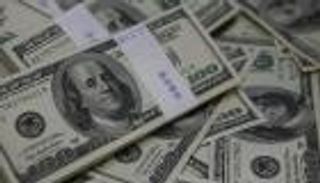 الدولار يقفز لأعلى مستوى منذ 2002 بدعم قطاع التصنيع