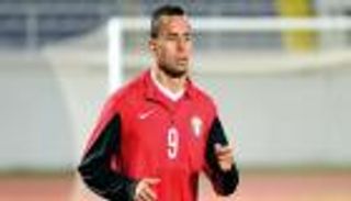 جماهير العين تطالب بضم مهاجم والإطاحة بدوجلاس