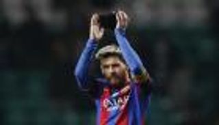 أطفال برشلونة يضغطون على ميسي لتجديد عقده