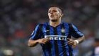 إشبيلية يعترف بمتابعة مهاجم إنتر