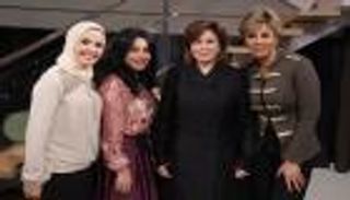 إلهام شاهين تكشف سر احتفاظها بصورة مريم العذراء 