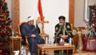 شيخ الأزهر للبابا تواضروس: المصريون أكبر من محاولات شق وحدتهم