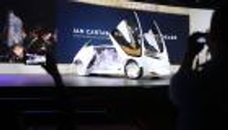 بالصور.. تويوتا "تبدع" بسيارة ذكية 