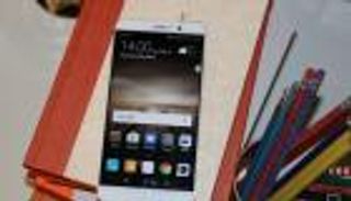 هواوي تضيف تطبيق أمازون "أليكسا" لهاتف "ميت 9"