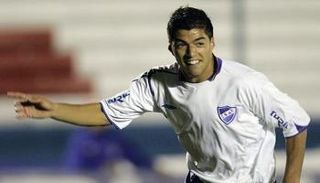 سواريز بقميص ناسيونال