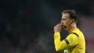 بوربلان يشعل موقعة برشلونة وبيلباو بالبطاقات الملونة