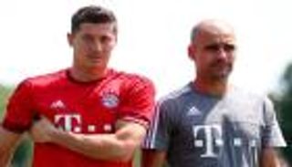 ليفاندوفسكي يستشهد بكثرة الإصابات لمهاجمة جوارديولا