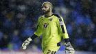 خطأ ساذج للحبسي يفسد احتفاله بتجديد عقده