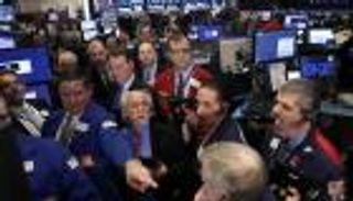 وول ستريت تغلق مرتفعة.. والمؤشر داو يقترب من 20 ألف نقطة