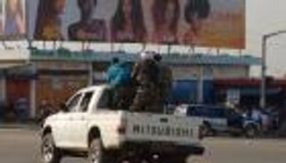 متمردو جيش ساحل العاج يحتجزون وزير الدفاع