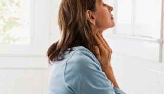 أسباب ظهور شعر الوجه عند السيدات