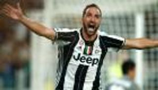 هيجوايين يعترف بأنه كان قريبا من سان جيرمان