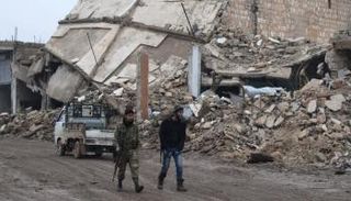 مقاتلان من المعارضة السورية