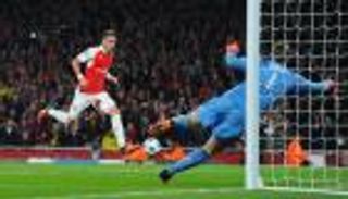 أوزيل: البايرن الحالي أكثر قابلية للهزيمة