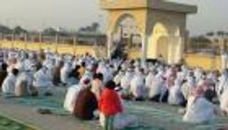 بالصور...إقامة صلاة الاستسقاء في الإمارات