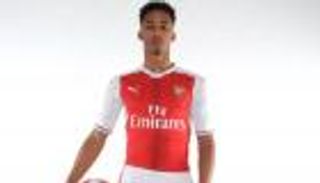 أرسنال يتعاقد مع عامل بمصنع سيارات.. وفينجر يتوقع نجاحه