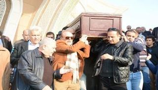 صبحي في جنازة زوجته