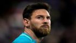 برشلونة يعترف بأزمة تجديد عقد ميسي