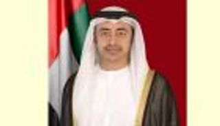 عبدالله بن زايد يهدي "إنجاز الخارجية" لشهداء الإمارات