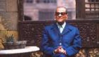 عمار علي حسن يرصد "بهجة الحكايا" لدى نجيب محفوظ