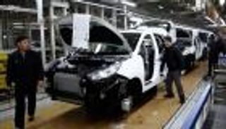 مبيعات السيارات الصينية تقفز 13.7% العام الماضي