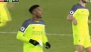 بالفيديو.. ستوريدج "ساعي بريد" كلوب للاعبي ليفربول 