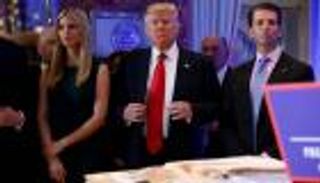 مفجر فضيحة "الدوسيه الروسي" لترامب: أخشى على حياتي