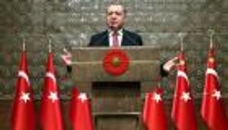 أردوغان: الإرهابيون ضربوا الليرة!