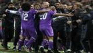 بنزيمة ينقذ رقم الريال القياسي بتعادل قاتل أمام إشبيلية