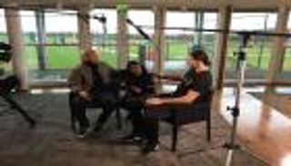 إبرا لبوجبا في حضور هنري: "اجلس وأنت صامت"