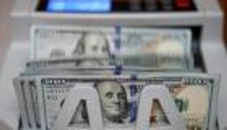 الدولار يتجه لأسوأ أسبوع في شهرين والإسترليني يبقى متذبذبا