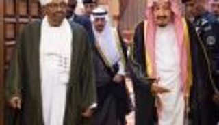 خادم الحرمين يهنئ الرئيس السوداني برفع العقوبات