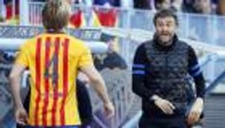 استمرار إنريكي مع برشلونة يهدد بقاء راكيتيتش