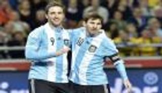 هيجوايين يدعو ميسي لاختبار قدراته بالدوري الإيطالي