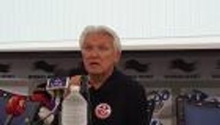 مدرب تونس يتحدى منافسيه بدور المجموعات