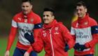 جيرو يتمنى التجديد لسانشيز وأوزيل