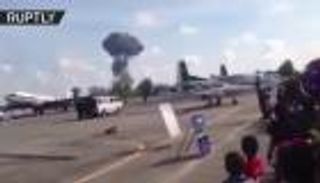 بالفيديو.. تحطم مقاتلة تايلاندية خلال حفل للطفولة