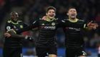 بالفيديو.. ألونسو يسجل أول ثنائية في مشواره الكروي