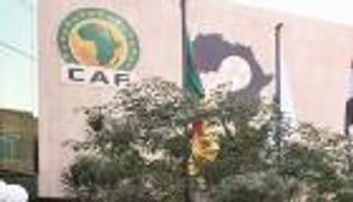 الكاف ينفي نيته نقل مقره من مصر