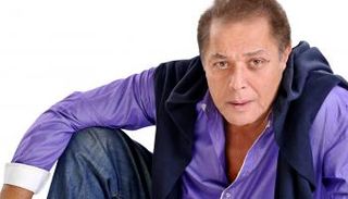 الراحل محمود عبد العزيز