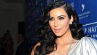 بالصور.. "كيم" في كل بيوت كوريا الشمالية.. لكن ليست "كارداشيان"