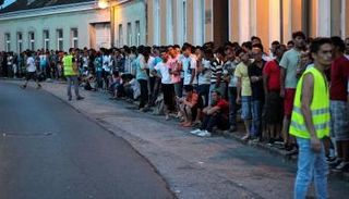 تراجع طلبات اللجوء في النمسا إلى النصف خلال 2016