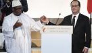 هولاند مودعا القارة السمراء: سنستمر طويلا في مالي