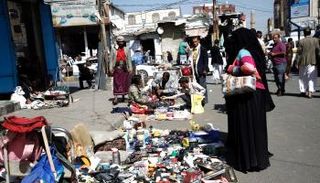 الأوضاع المعيشية المتردية بصنعاء