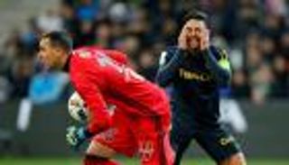 موناكو يقبل هدية نيس ويخطف صدارة الدوري الفرنسي