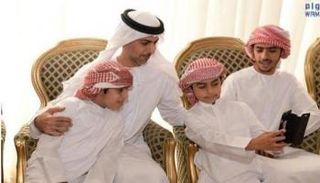 عمر بن زايد يقدم واجب العزاء بشهيد الإنسانية أحمد المزروعي