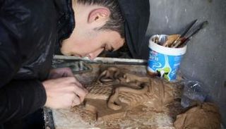 النحات نينوس 